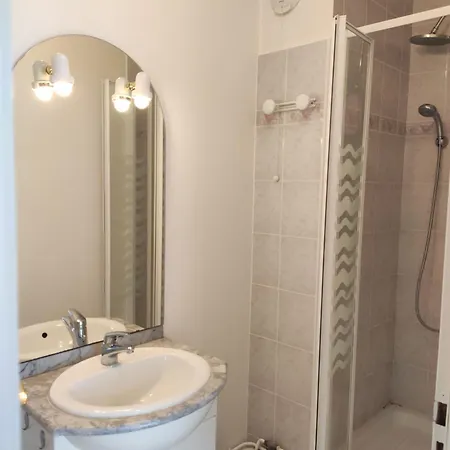 Sublime T2 Lumineux Avec Balcon - Rue Gratuite אמיינס