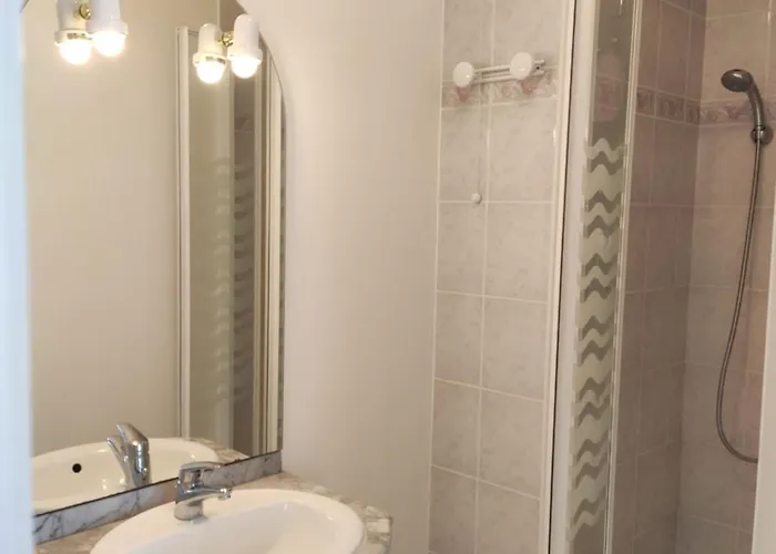 Sublime T2 Lumineux Avec Balcon - Rue Gratuite Amiens