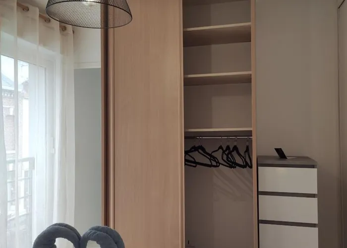 Sublime T2 Lumineux Avec Balcon - Rue Gratuite Amiens